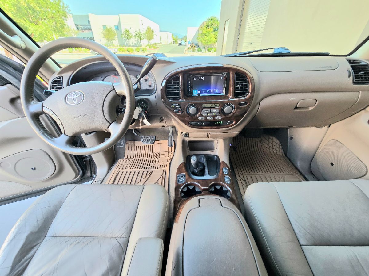 2004 Toyota Sequoia Limited photo 22