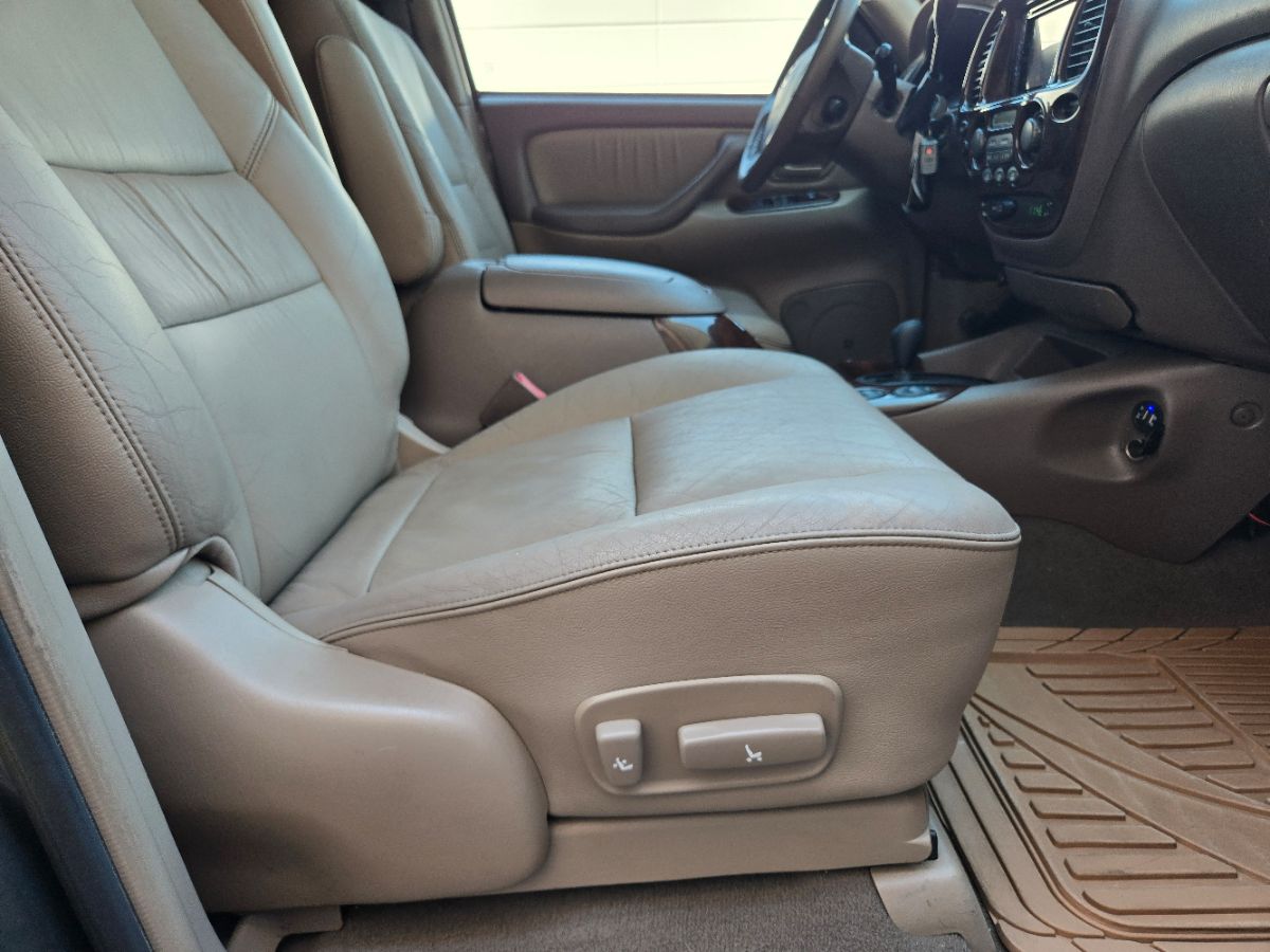 2004 Toyota Sequoia Limited photo 41