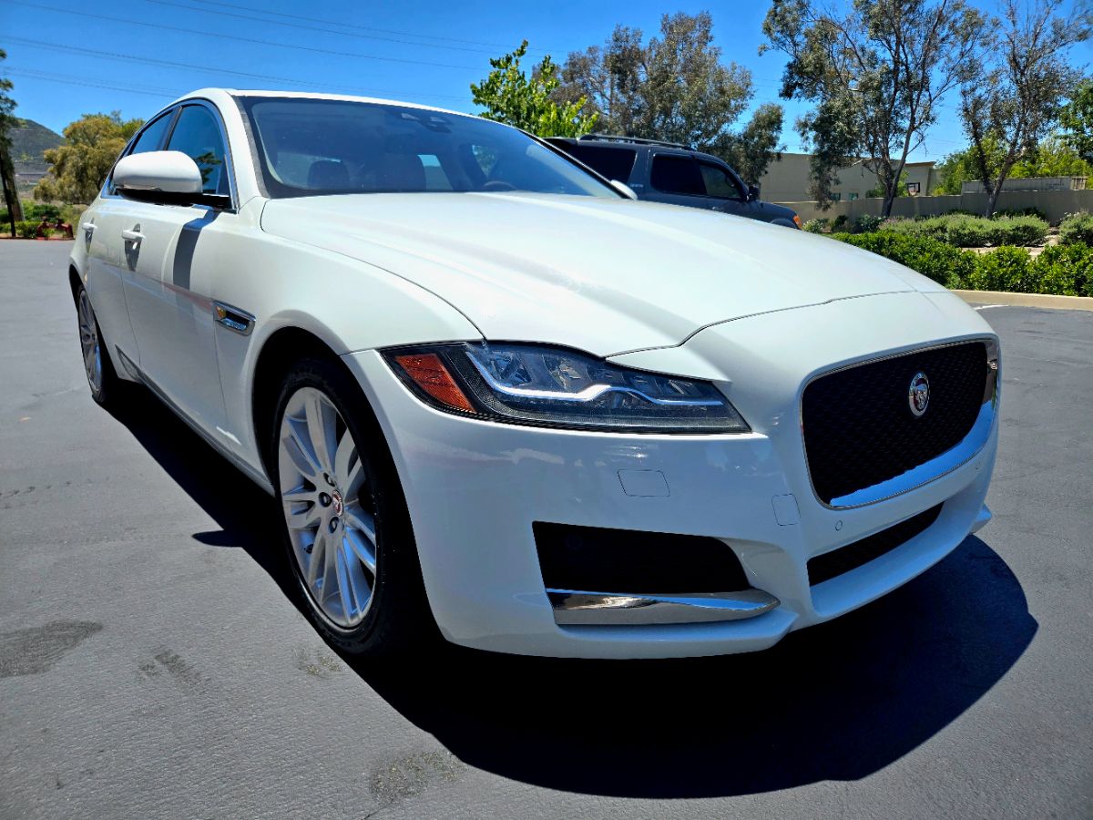 2016 Jaguar XF 35t Prestige photo 5