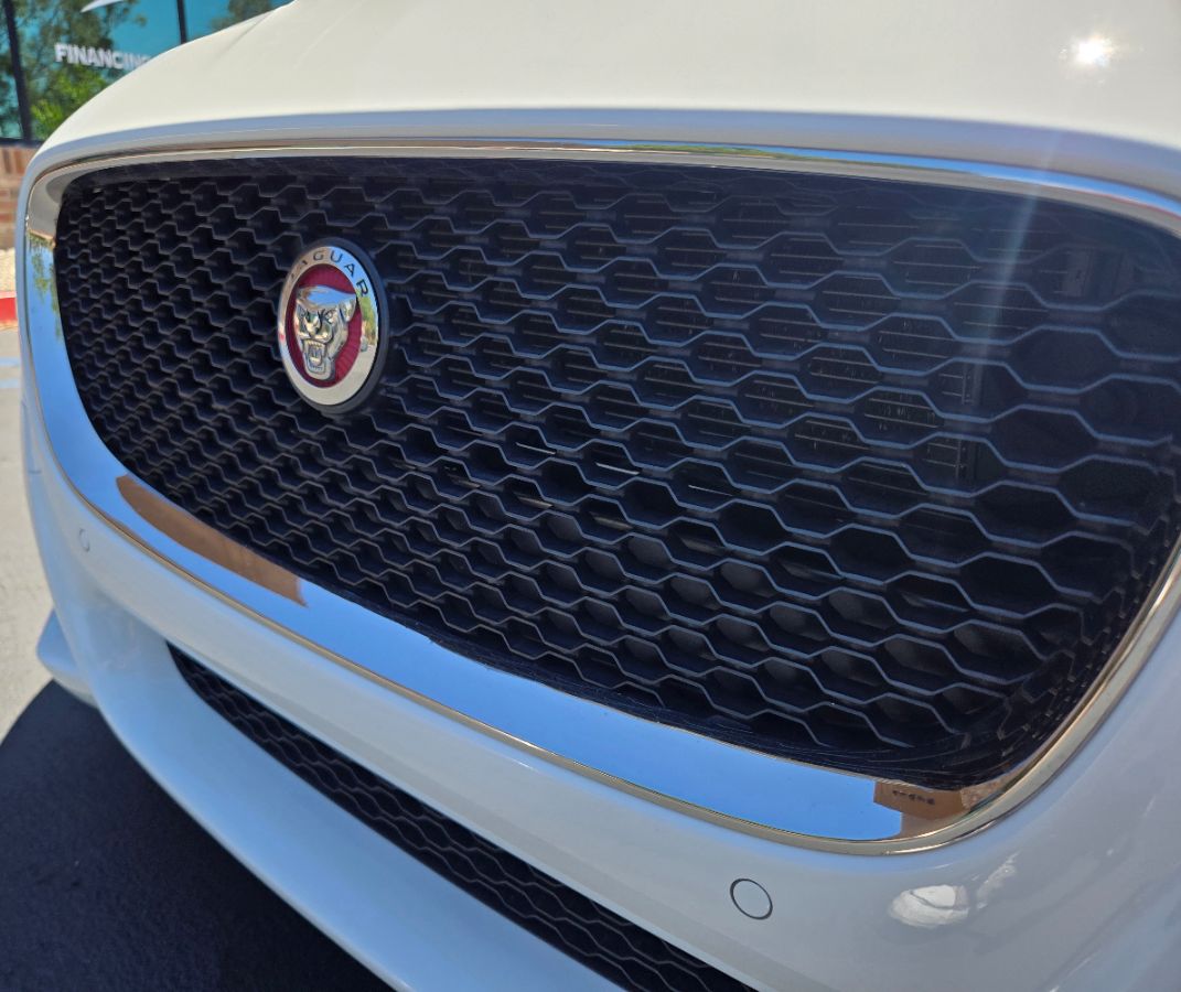 2016 Jaguar XF 35t Prestige photo 13