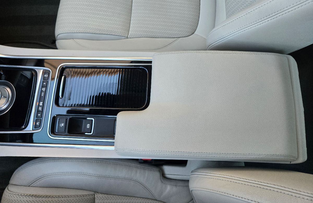 2016 Jaguar XF 35t Prestige photo 33