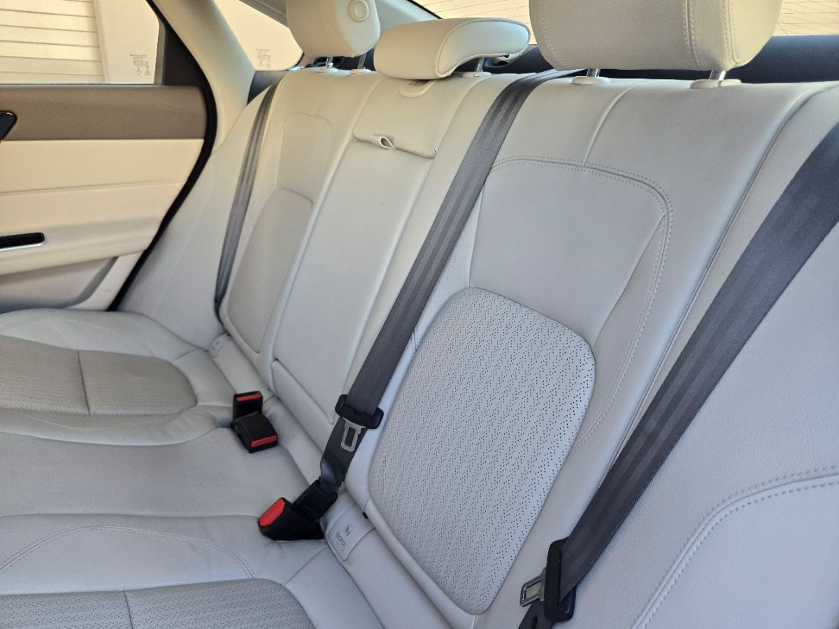 2016 Jaguar XF 35t Prestige photo 49