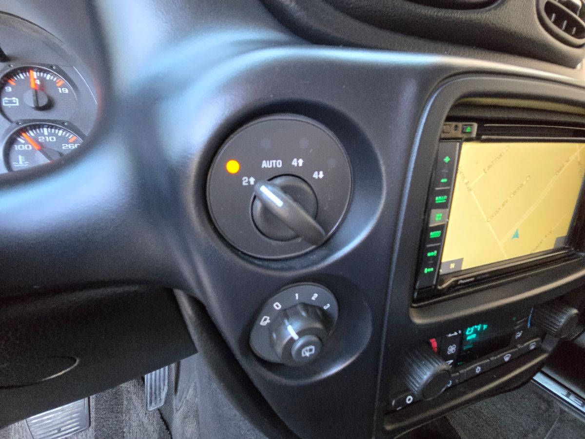 2006 Chevrolet Trailblazer LT photo 23