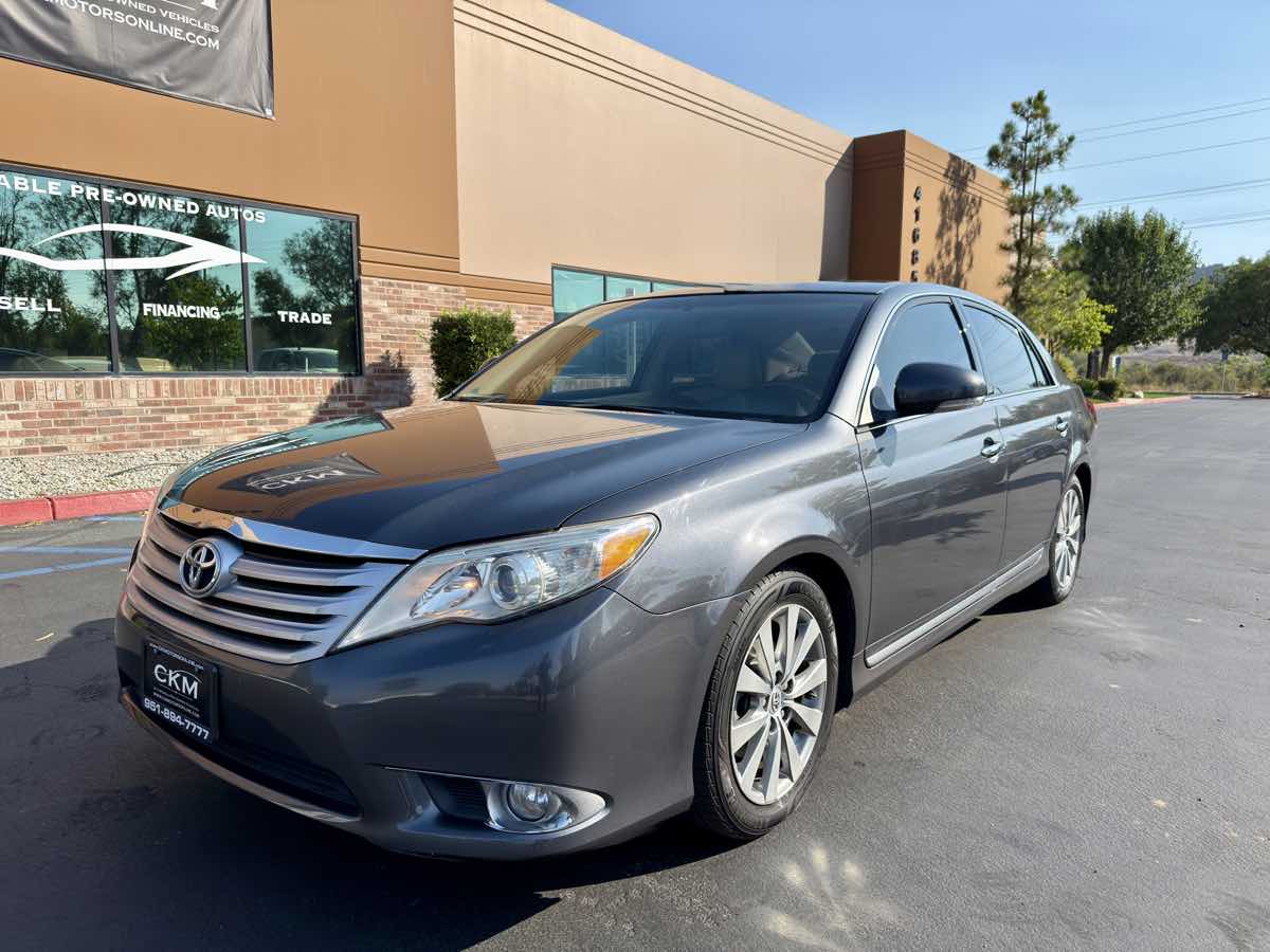 2011 Toyota Avalon photo 4