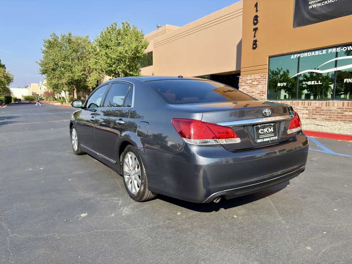 2011 Toyota Avalon photo 12