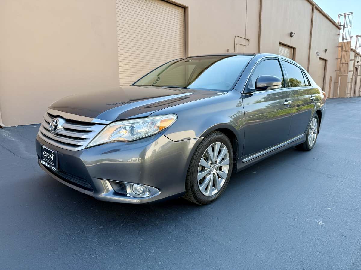2011 Toyota Avalon photo 18