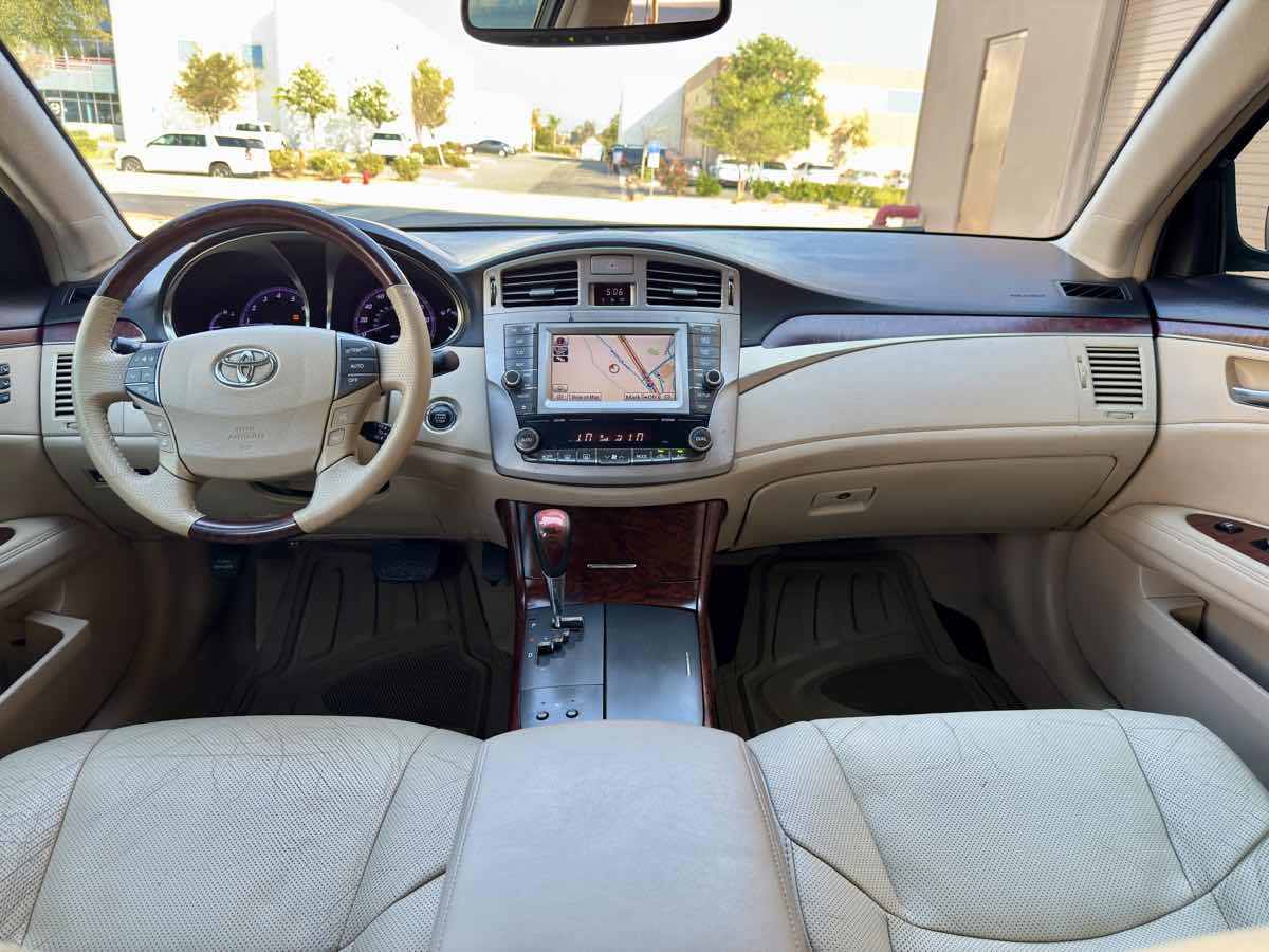 2011 Toyota Avalon photo 24