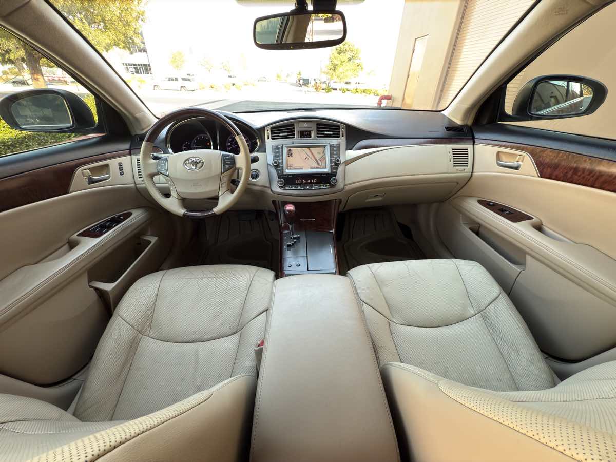 2011 Toyota Avalon photo 27