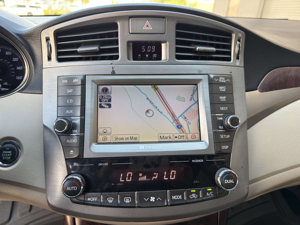 2011 Toyota Avalon photo 45