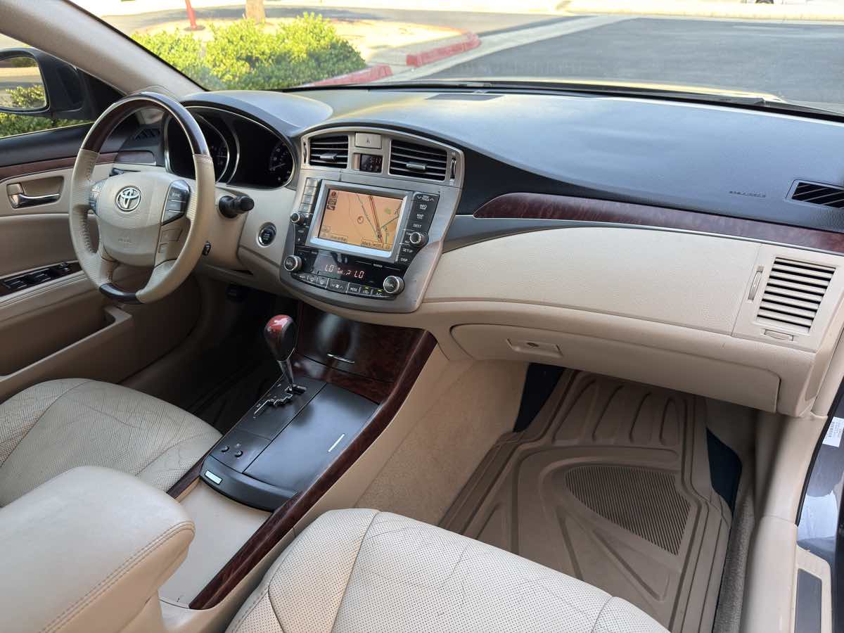 2011 Toyota Avalon photo 56