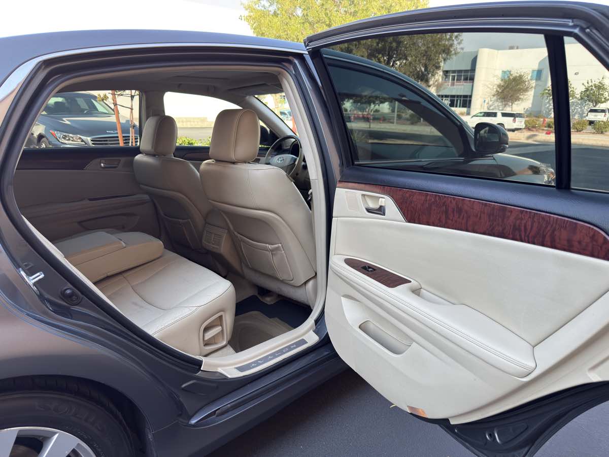 2011 Toyota Avalon photo 57