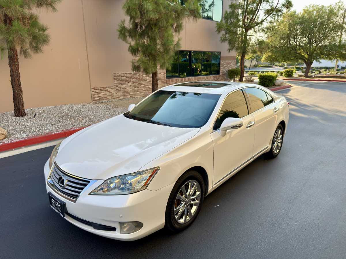 2011 Lexus ES 350 photo 4