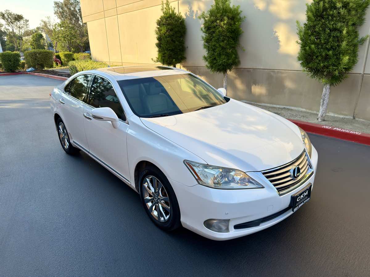 2011 Lexus ES 350 photo 9