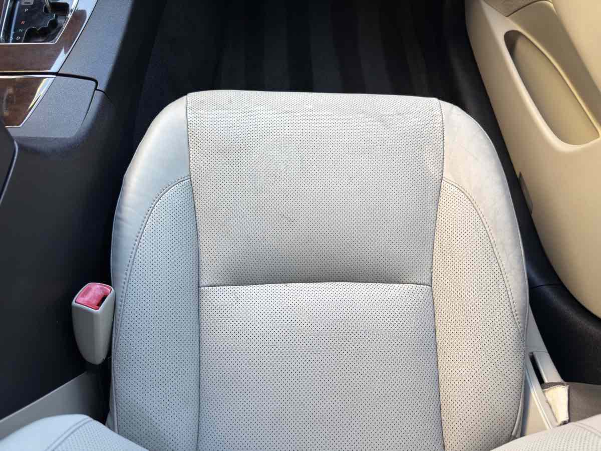 2011 Lexus ES 350 photo 29