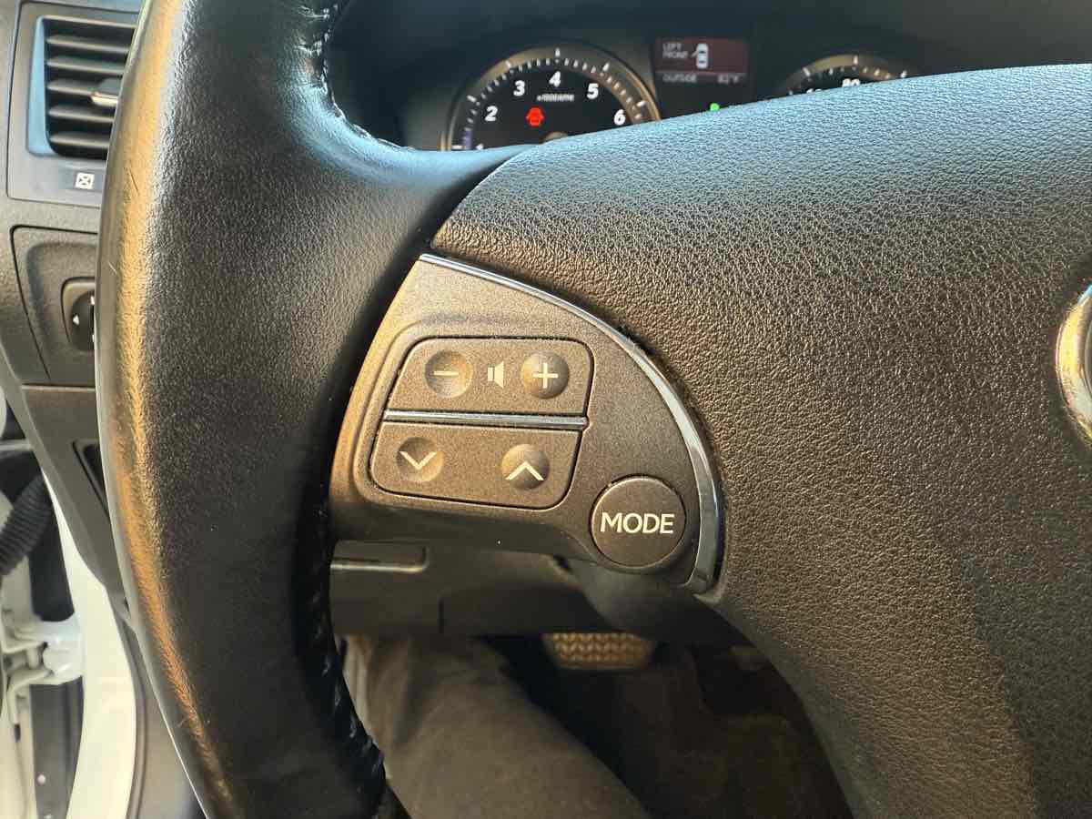 2011 Lexus ES 350 photo 44