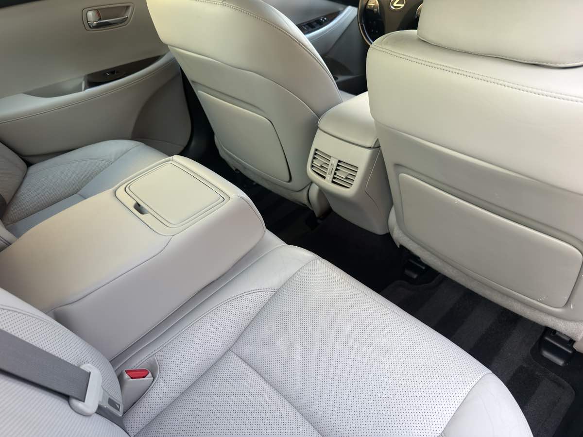 2011 Lexus ES 350 photo 67