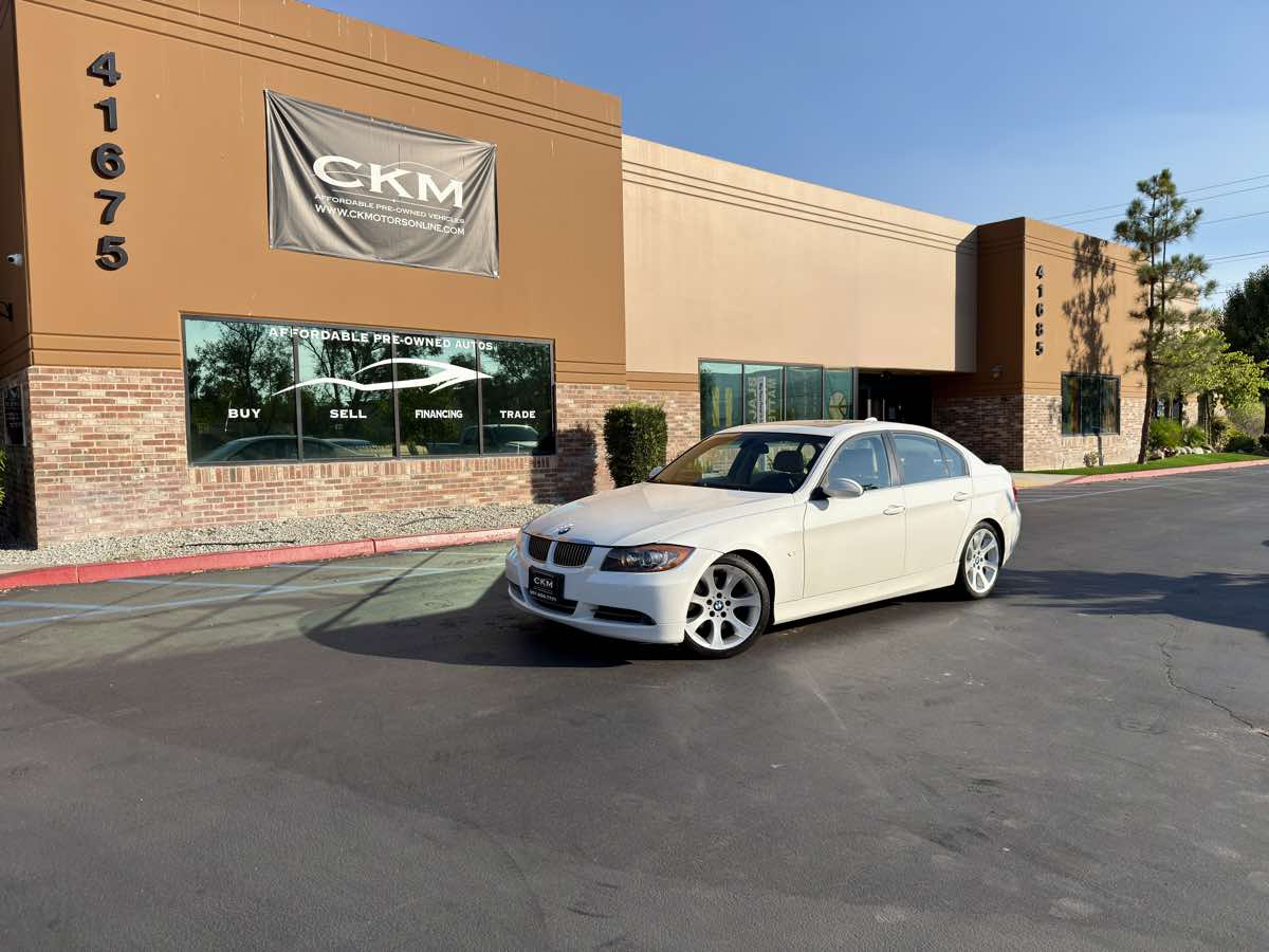 2006 BMW 3 Series 330i - Photo 2