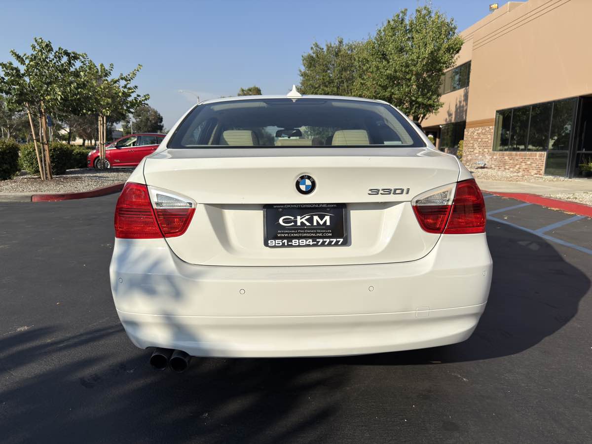 2006 BMW 3 Series 330i - Photo 9