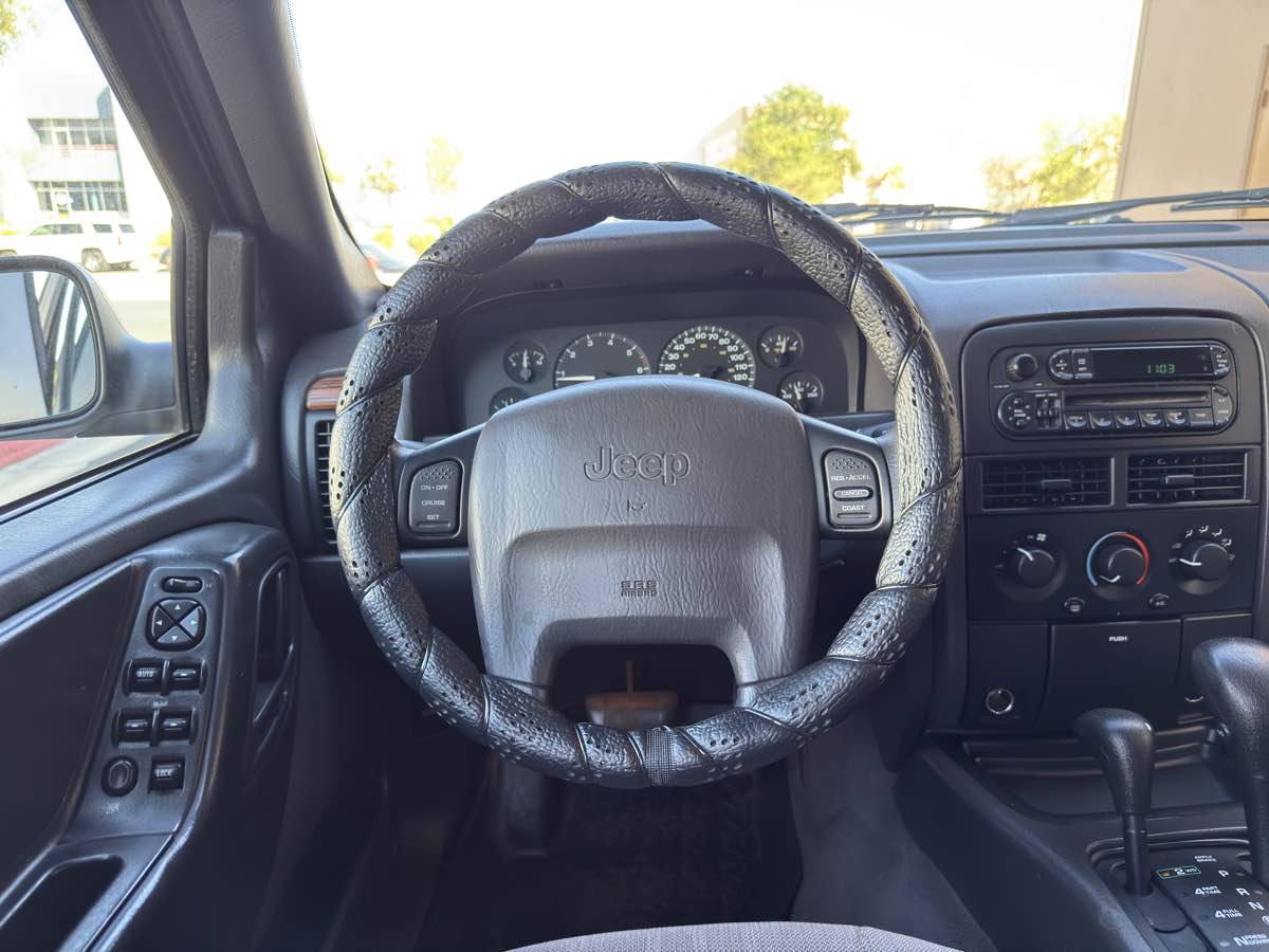 1999 Jeep Grand Cherokee Laredo photo 30