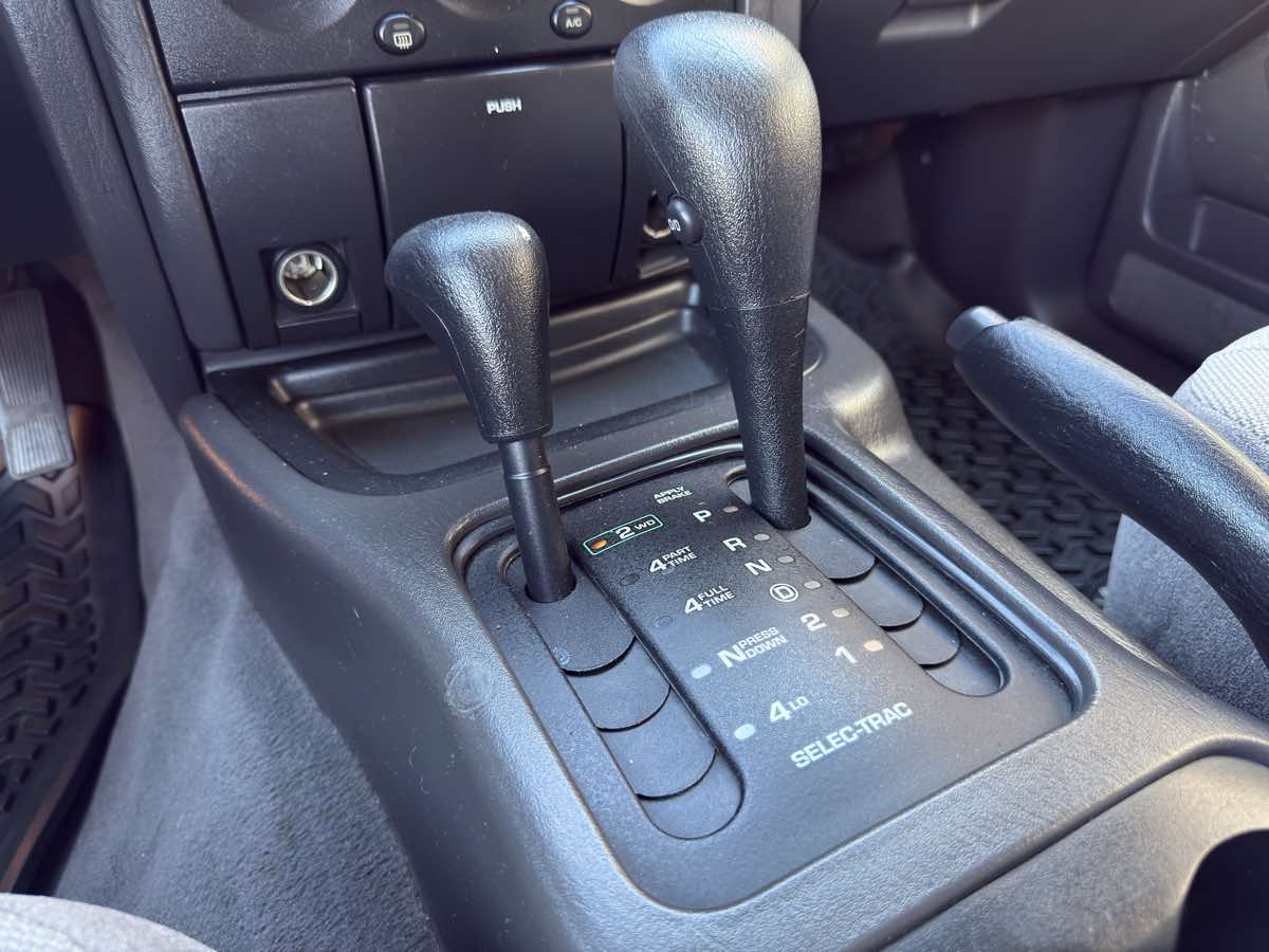 1999 Jeep Grand Cherokee Laredo photo 34