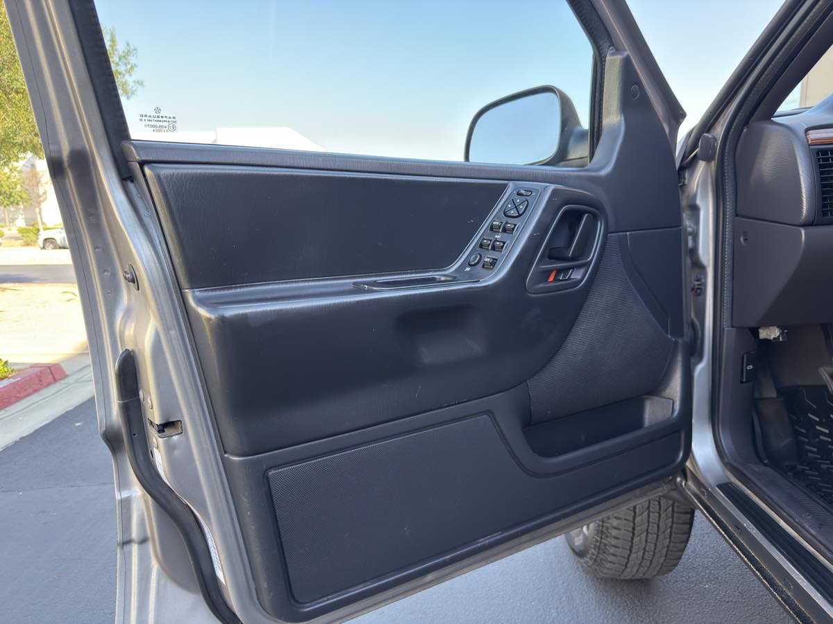 1999 Jeep Grand Cherokee LAREDO - Photo 43