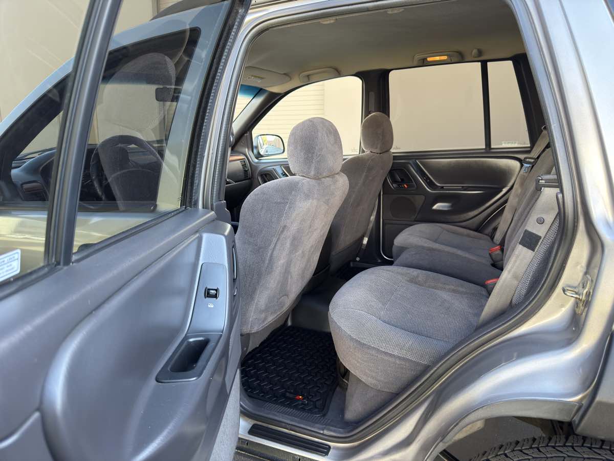 1999 Jeep Grand Cherokee Laredo photo 62