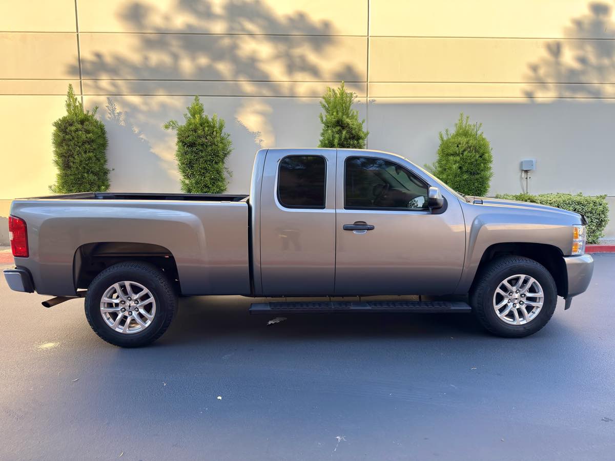2008 Chevrolet Silverado 1500 Work Truck photo 8