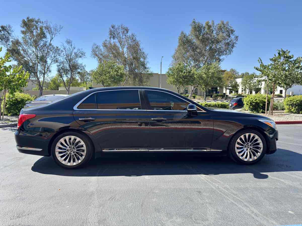 2018 Genesis G90 3.3T Premium photo 7