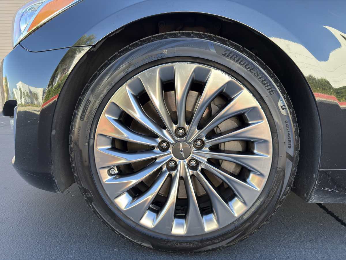2018 Genesis G90 3.3T Premium photo 26