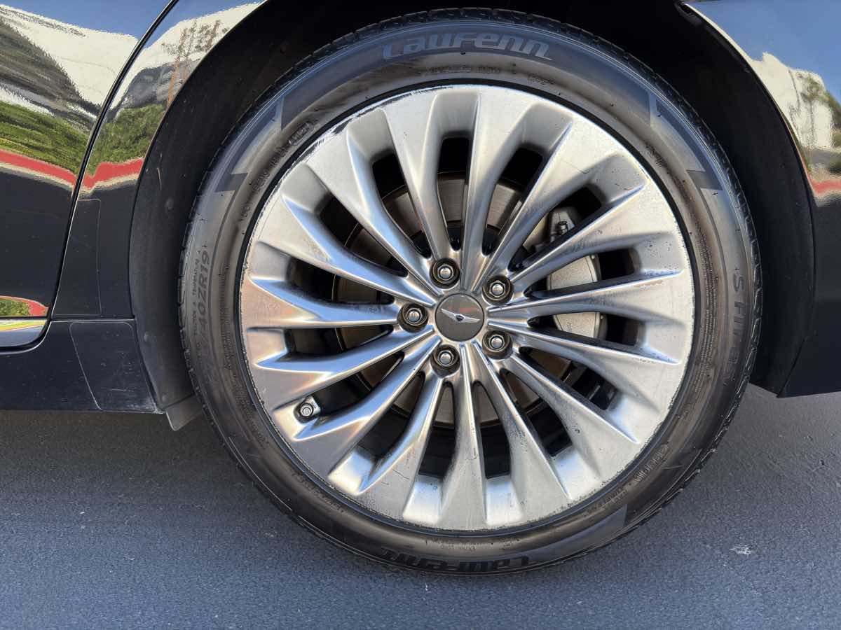 2018 Genesis G90 3.3T Premium photo 27