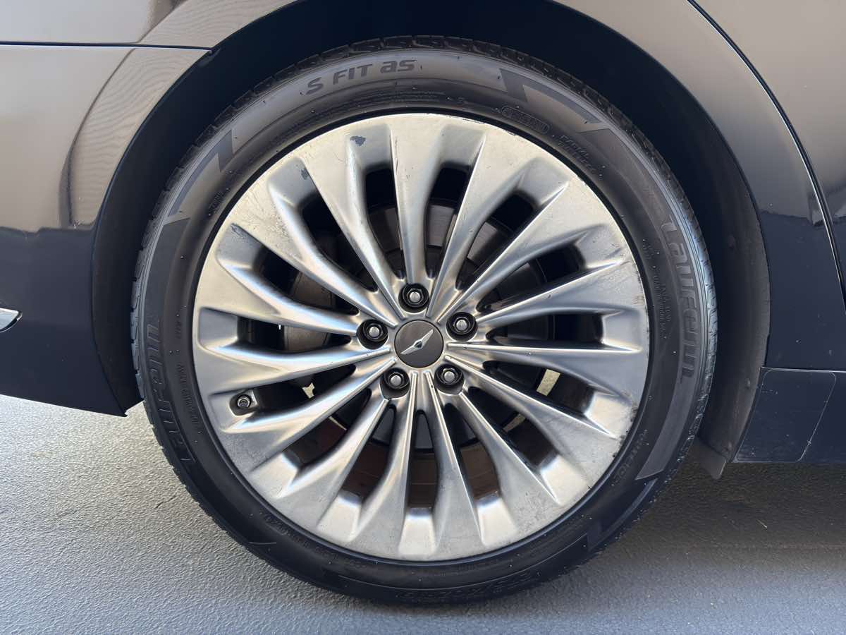 2018 Genesis G90 3.3T Premium photo 28