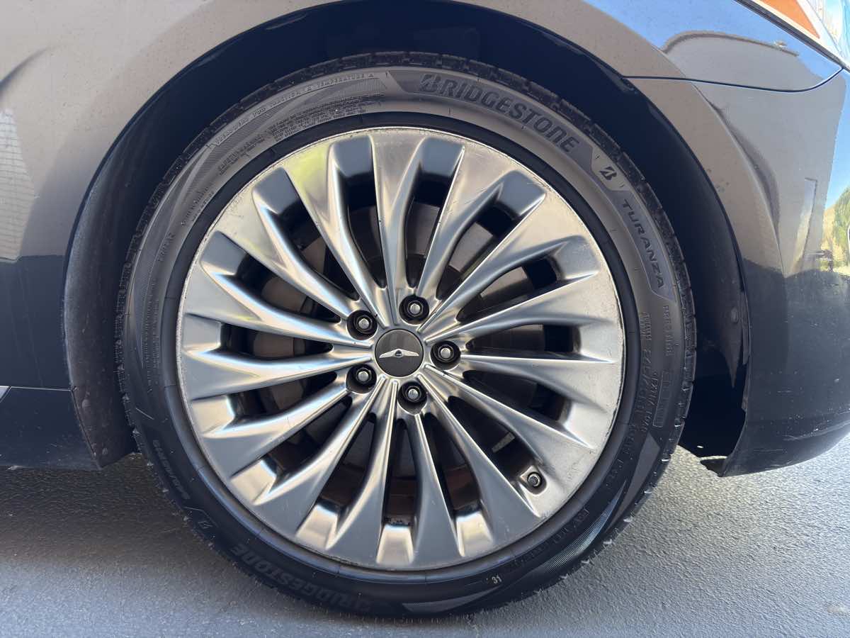 2018 Genesis G90 3.3T Premium photo 29