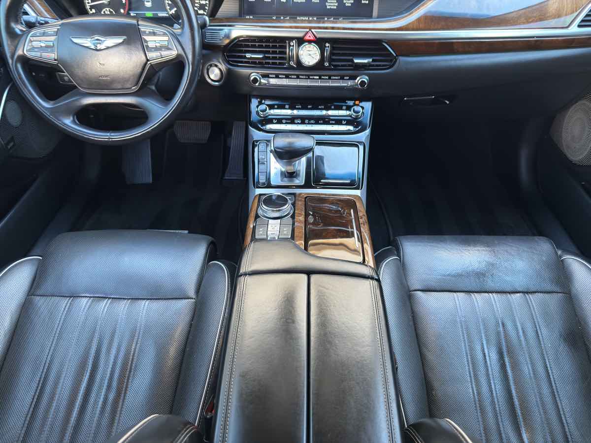 2018 Genesis G90 3.3T Premium photo 34
