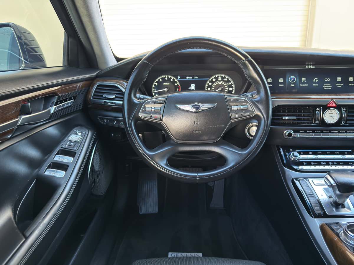 2018 Genesis G90 3.3T Premium photo 36