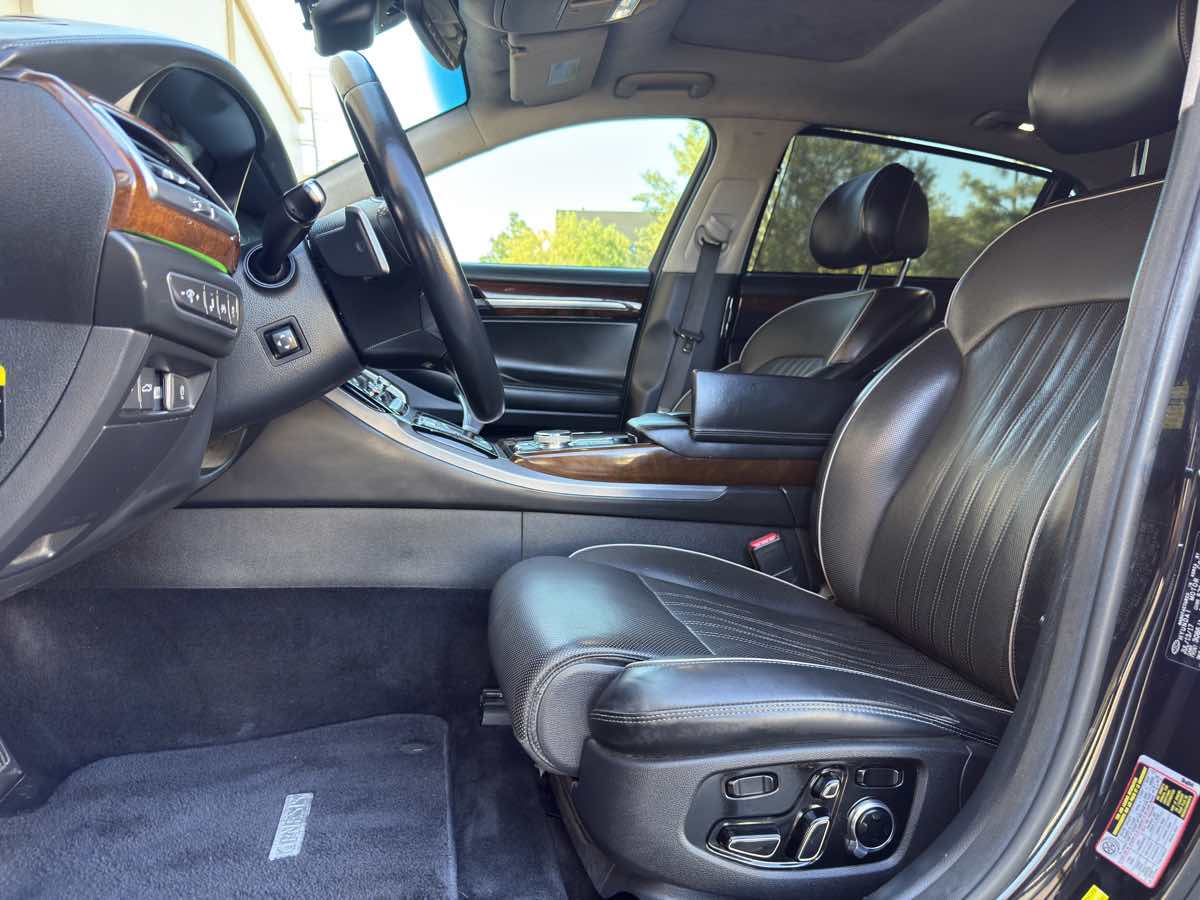 2018 Genesis G90 3.3T Premium photo 52