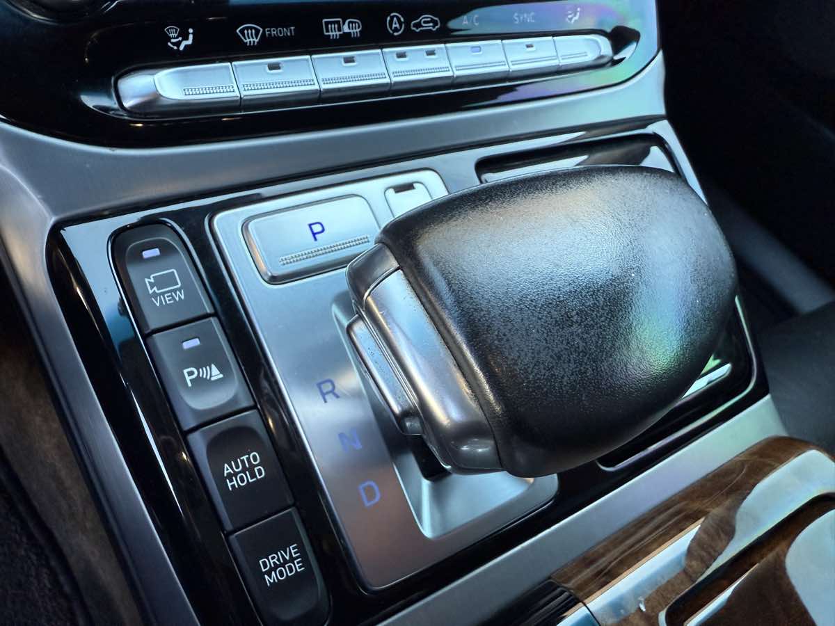 2018 Genesis G90 3.3T Premium photo 63