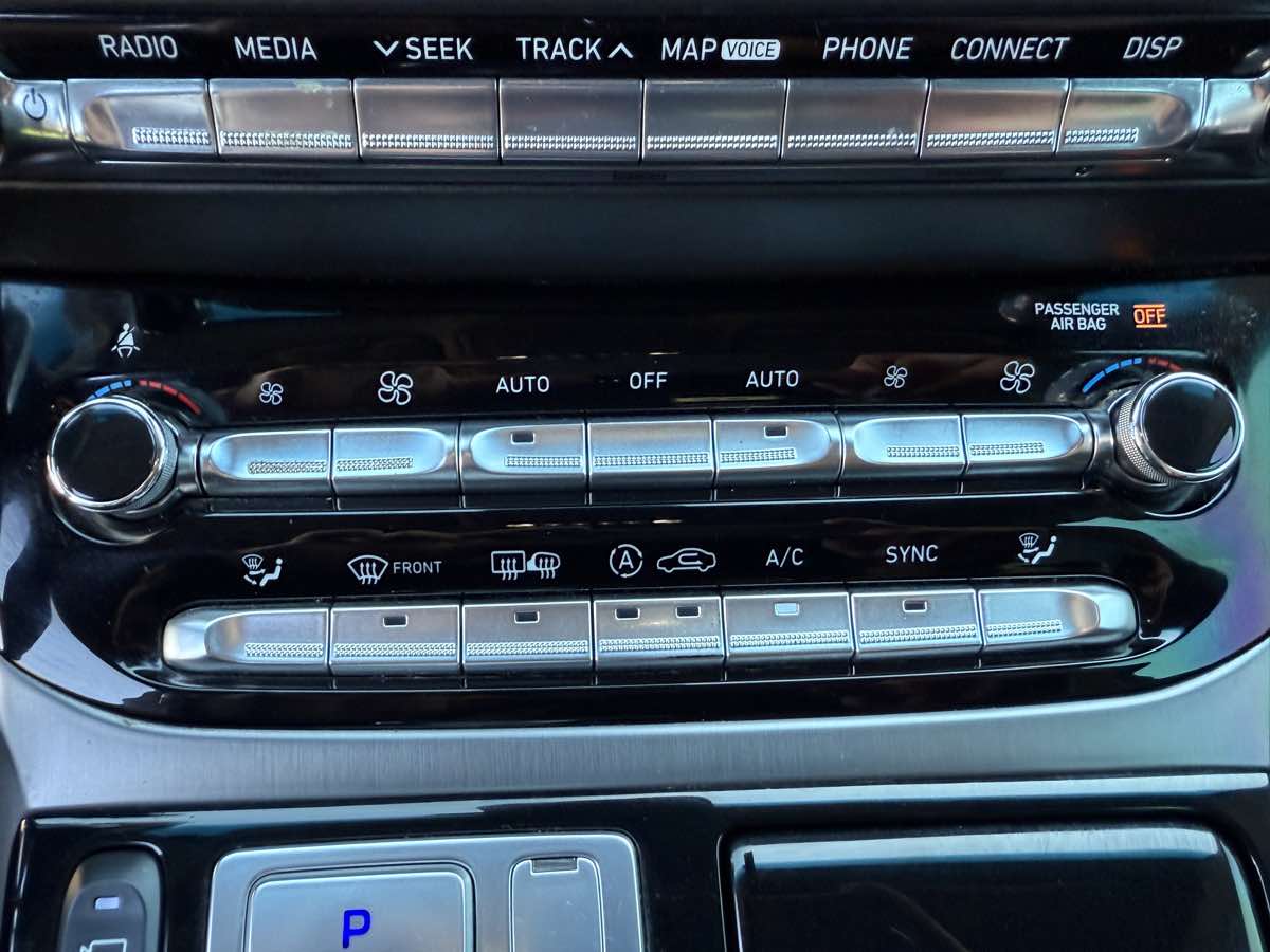 2018 Genesis G90 3.3T Premium photo 64