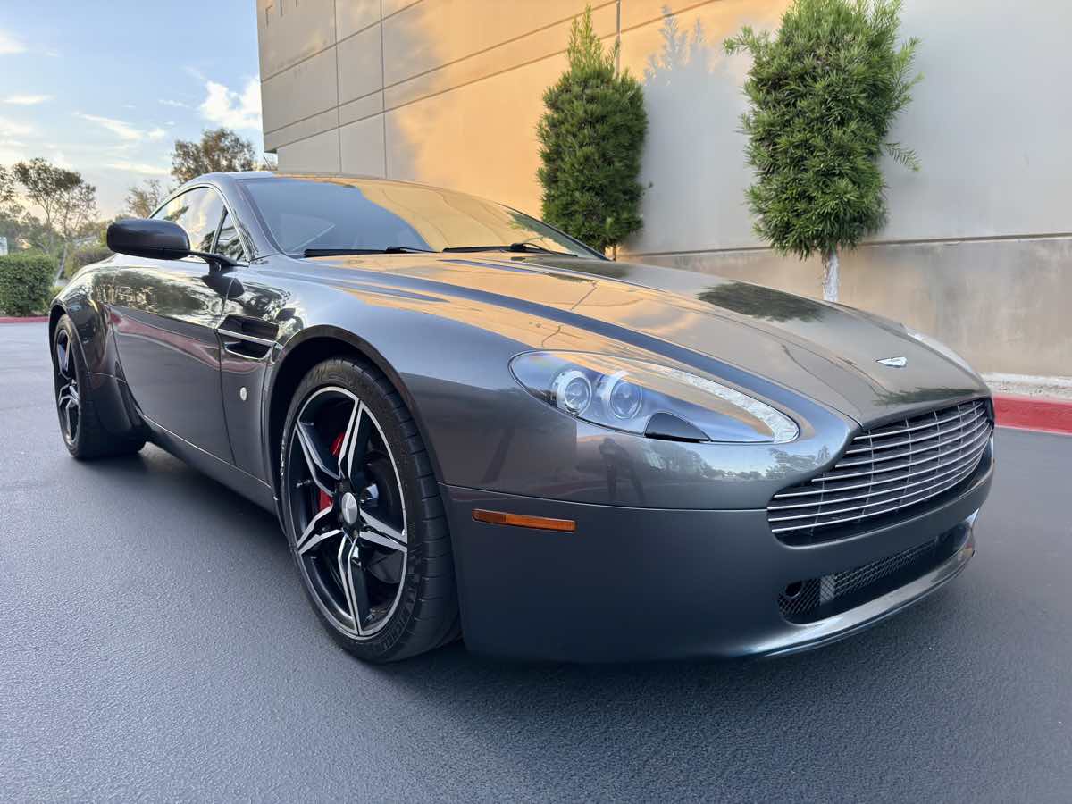 2006 Aston Martin Vantage photo 9