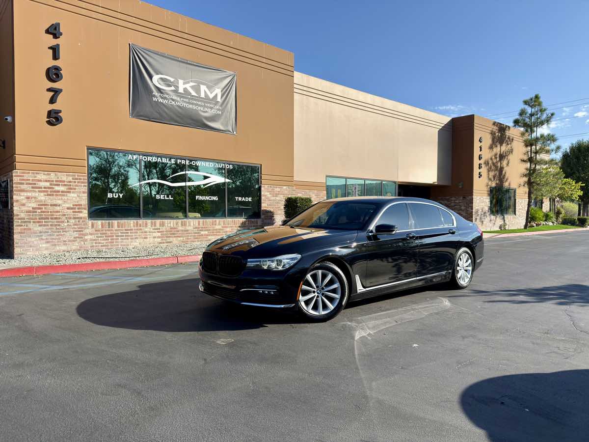 2016 BMW 7 Series 740i - Photo 2