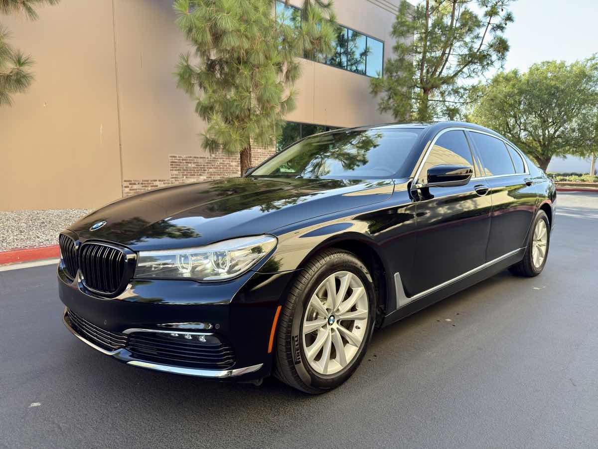 2016 Bmw 740i 7-series photo 2