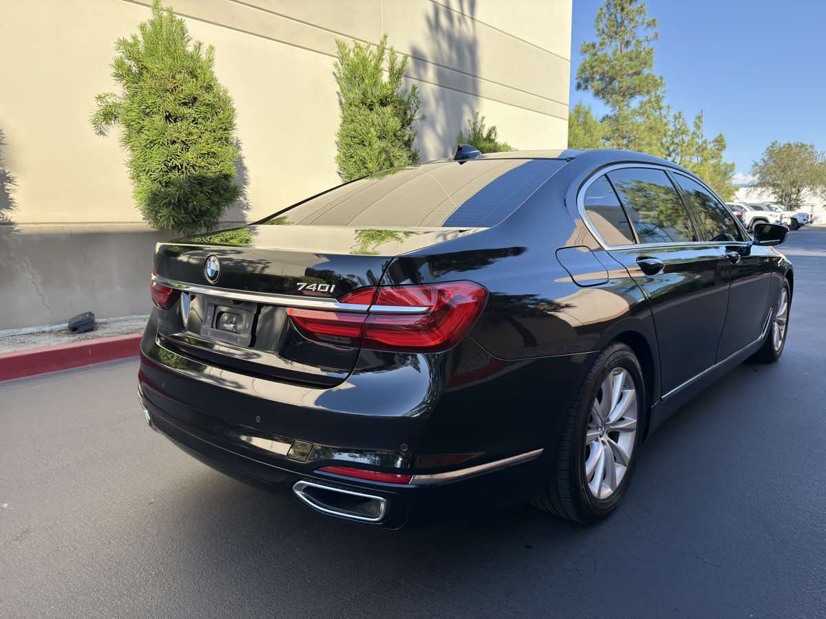 2016 BMW 7 Series 740i - Photo 10