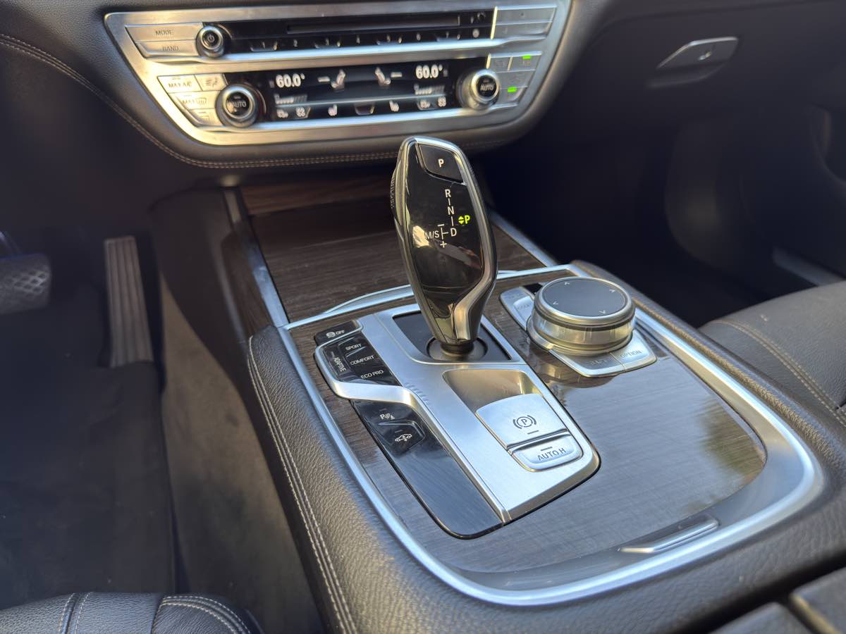 2016 Bmw 740i 7-series photo 23