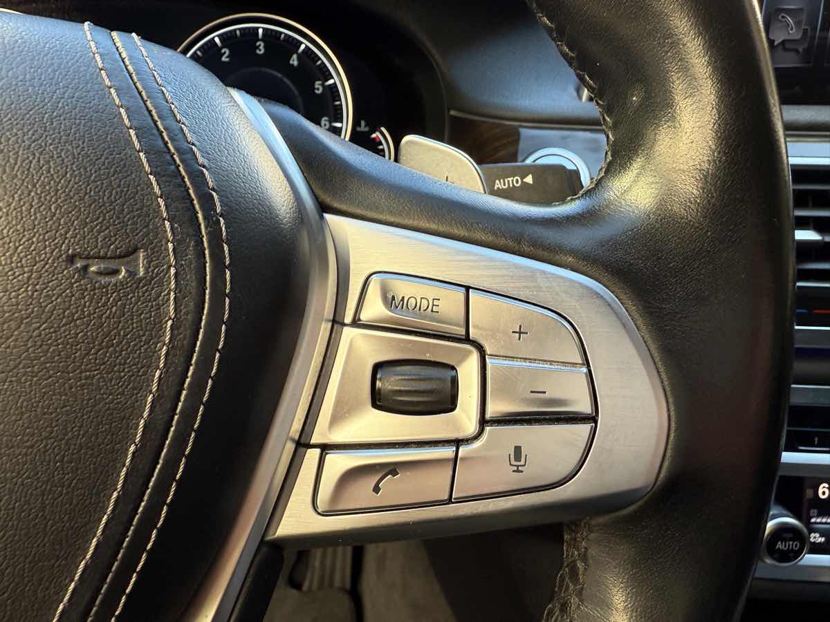 2016 BMW 7 Series 740i - Photo 44