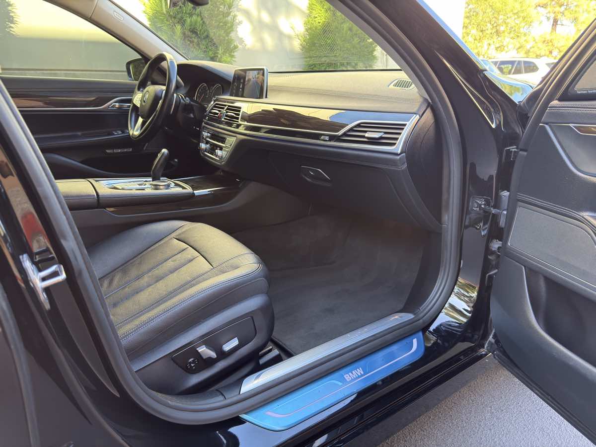 2016 BMW 7 Series 740i - Photo 56