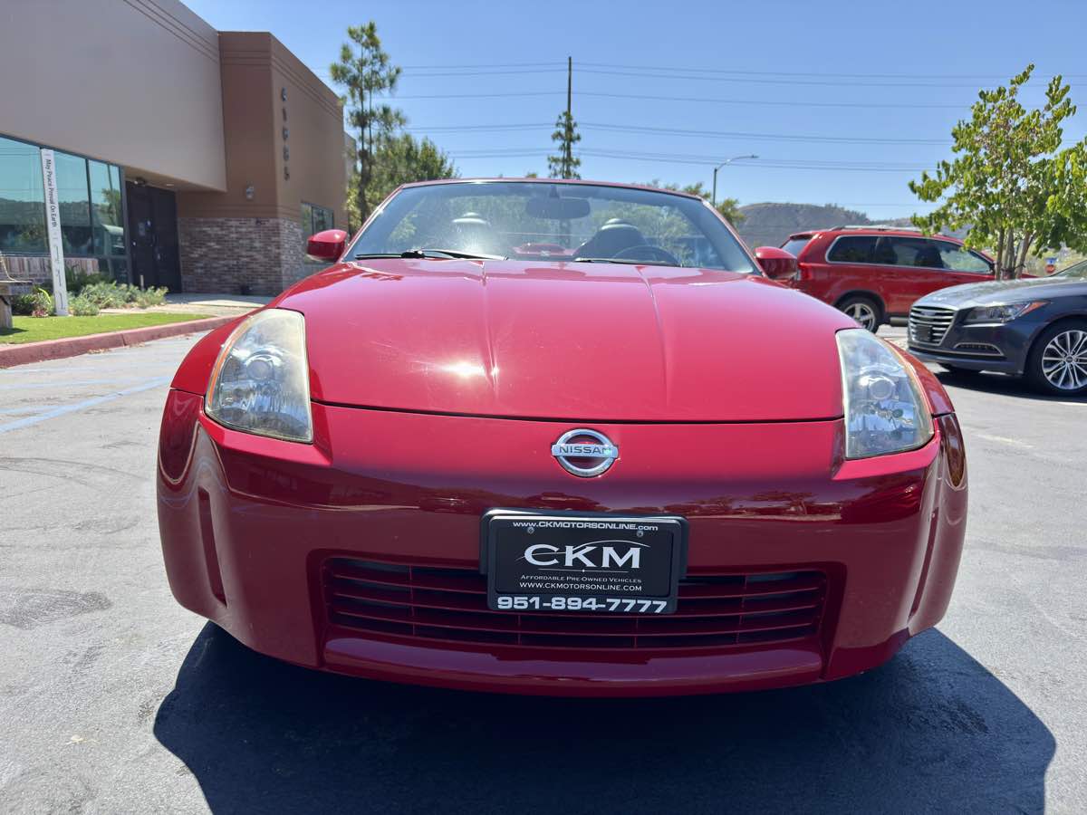 2005 Nissan 350Z Touring photo 8