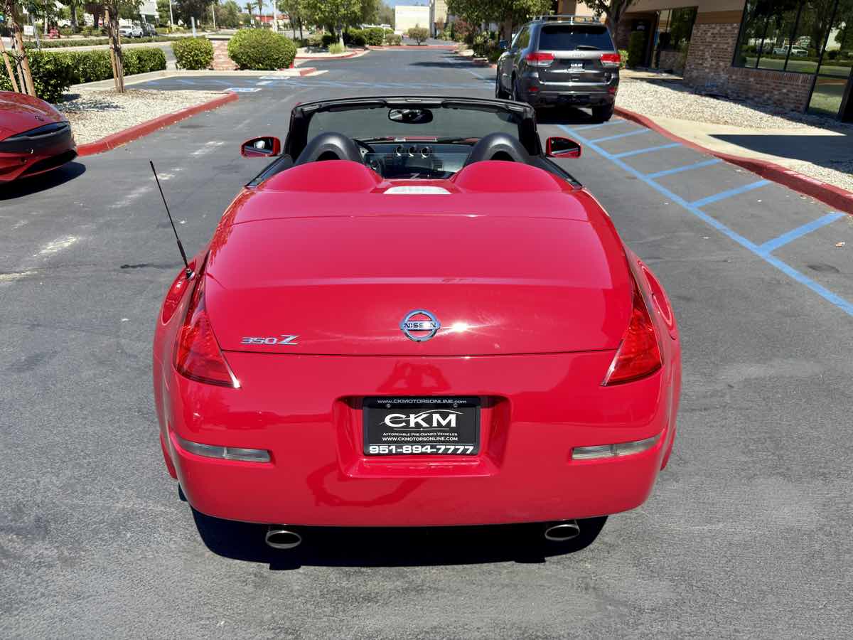 2005 Nissan 350Z Touring photo 15
