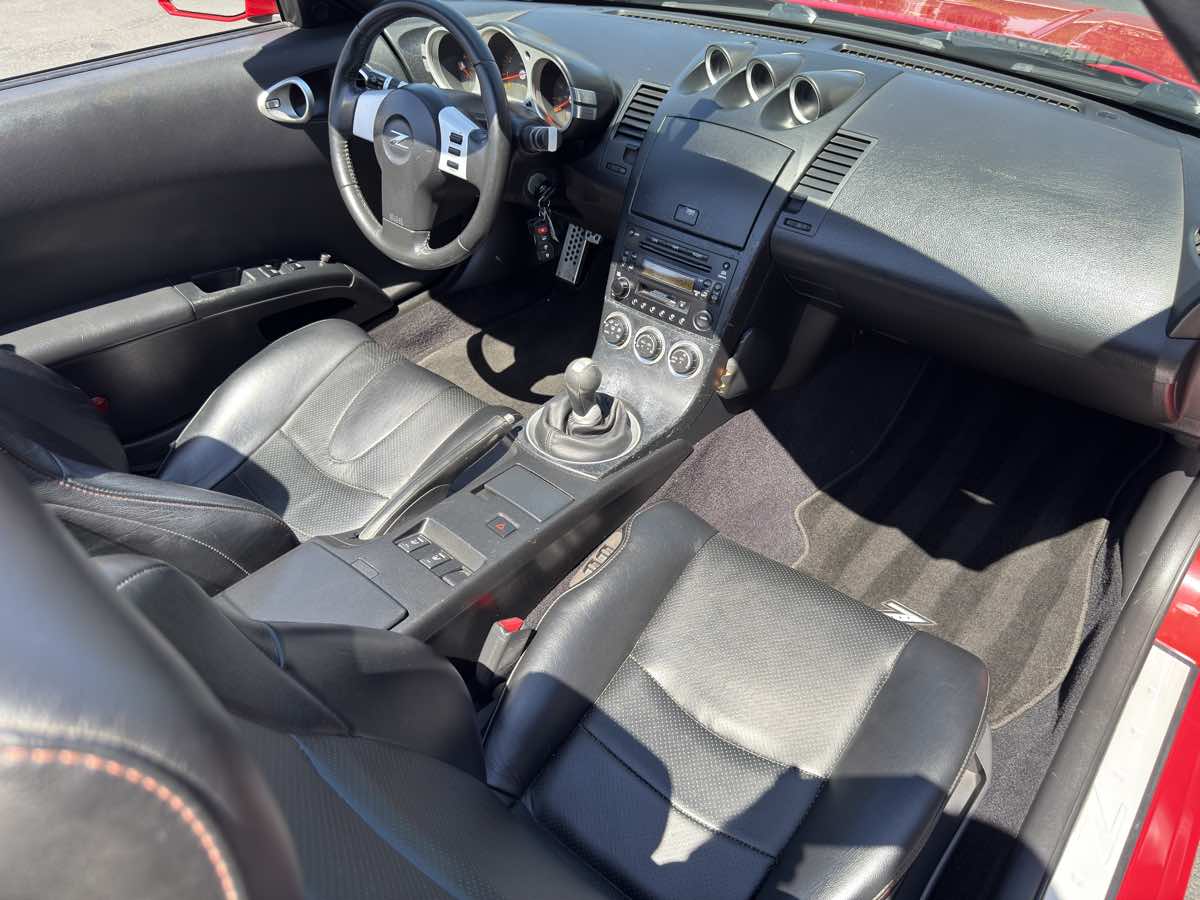 2005 Nissan 350Z Touring photo 39