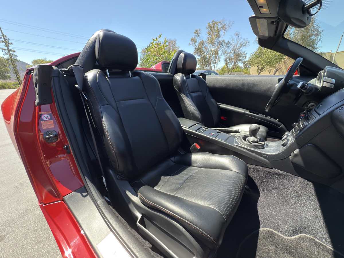 2005 Nissan 350Z Touring photo 41