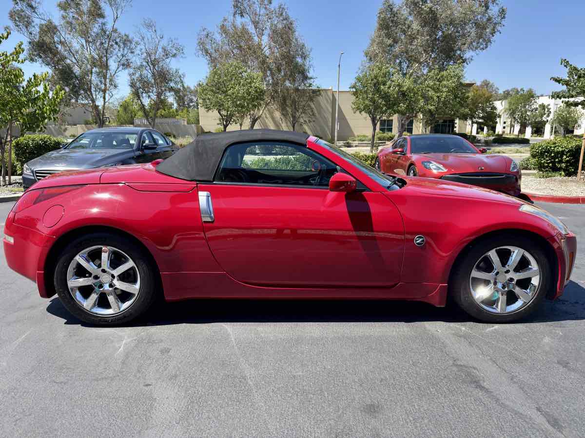 2005 Nissan 350Z Touring photo 49