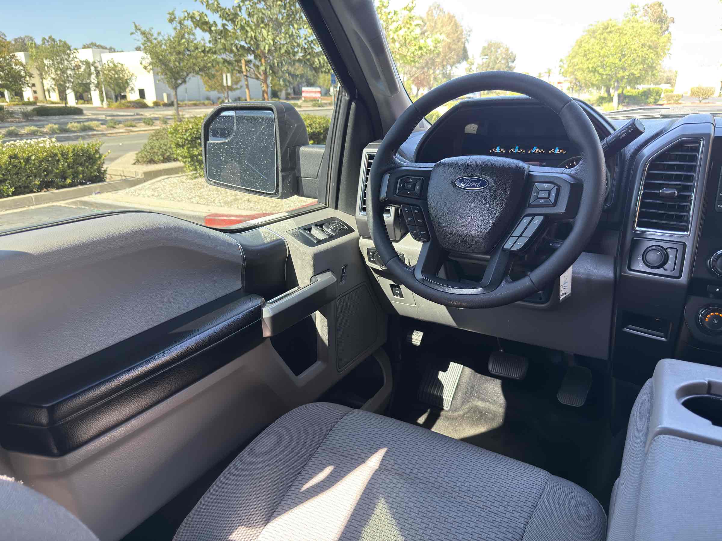 2015 Ford F-150 XLT photo 19